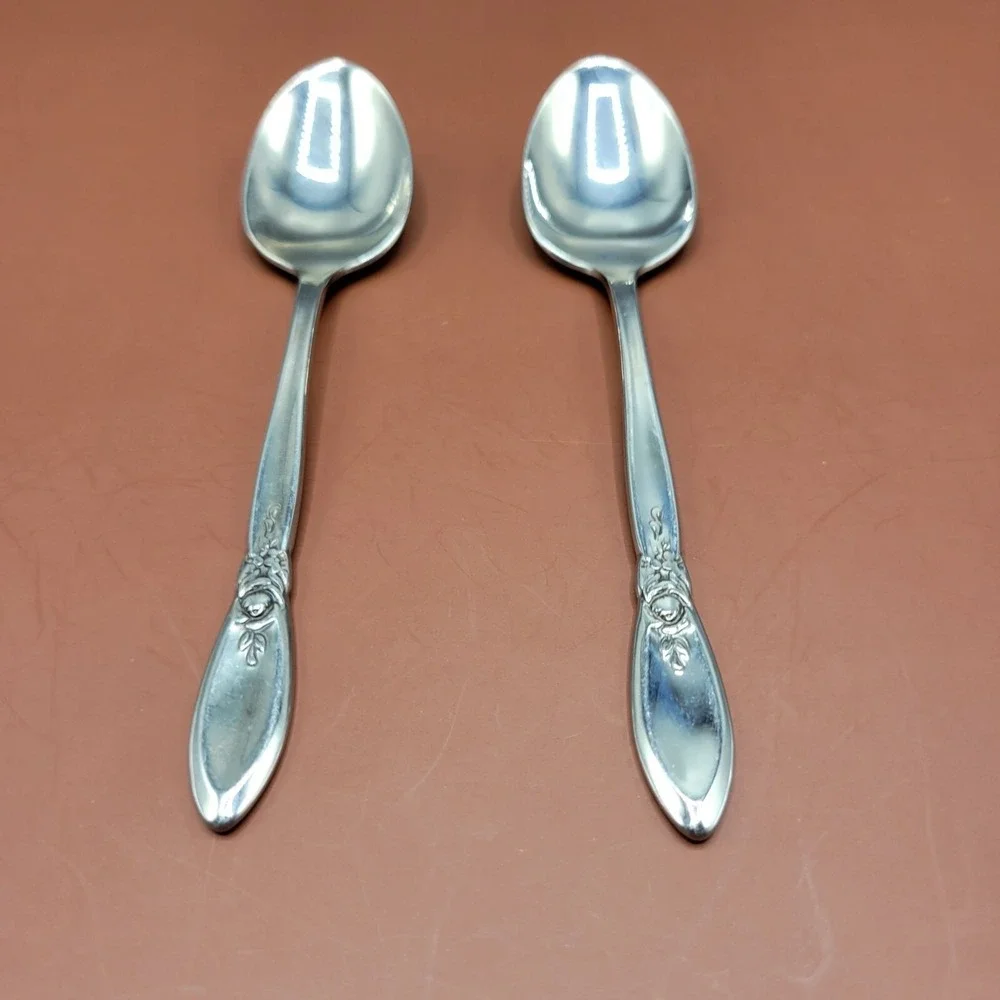 2 Oneida Community Stainless Oval Soup Spoon Spring Rose Betty Crocker 6 3/4 in